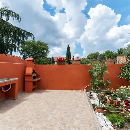 House Suzi 扎达尔